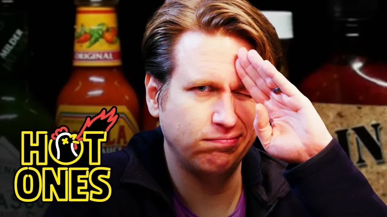 Hot Ones - Season 7 Episode 10 : Pete Holmes Does Improv While Eating Spicy Wings