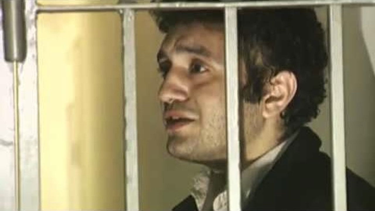 Yanmış körpülər — Épisode 15