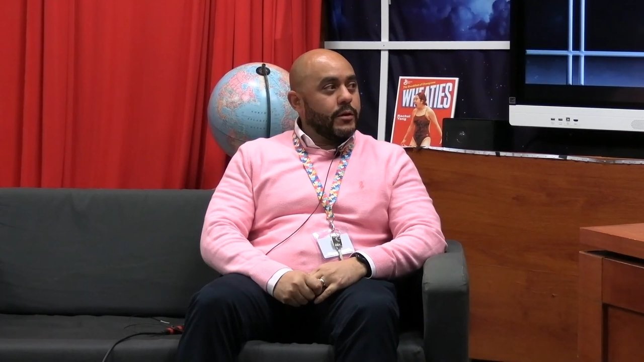 The Day Show - Season 4 Episode 1 : The Day Show with Micha Kucher - Guest Mr. Mevs