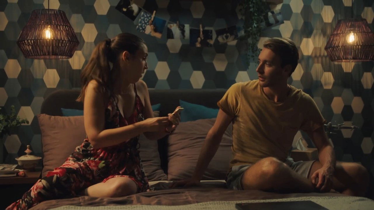 Sekirca v med — Épisode 6