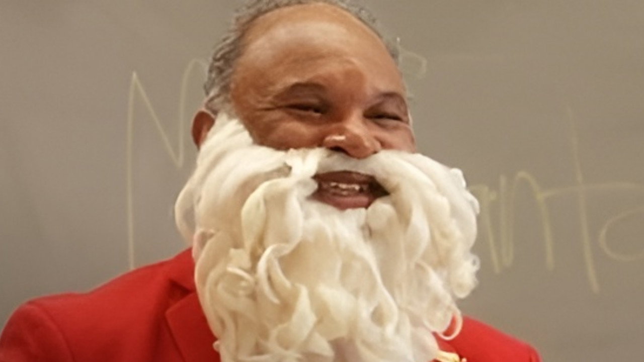 Mr. Santa: A Christmas Extravaganza still 2