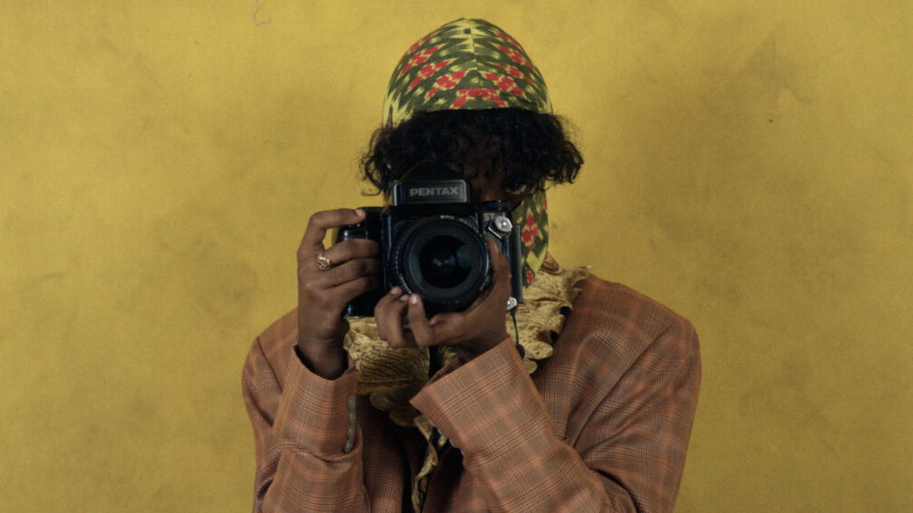 Përveç kësaj here, asgjë nuk kthehet nga hiri backdrop