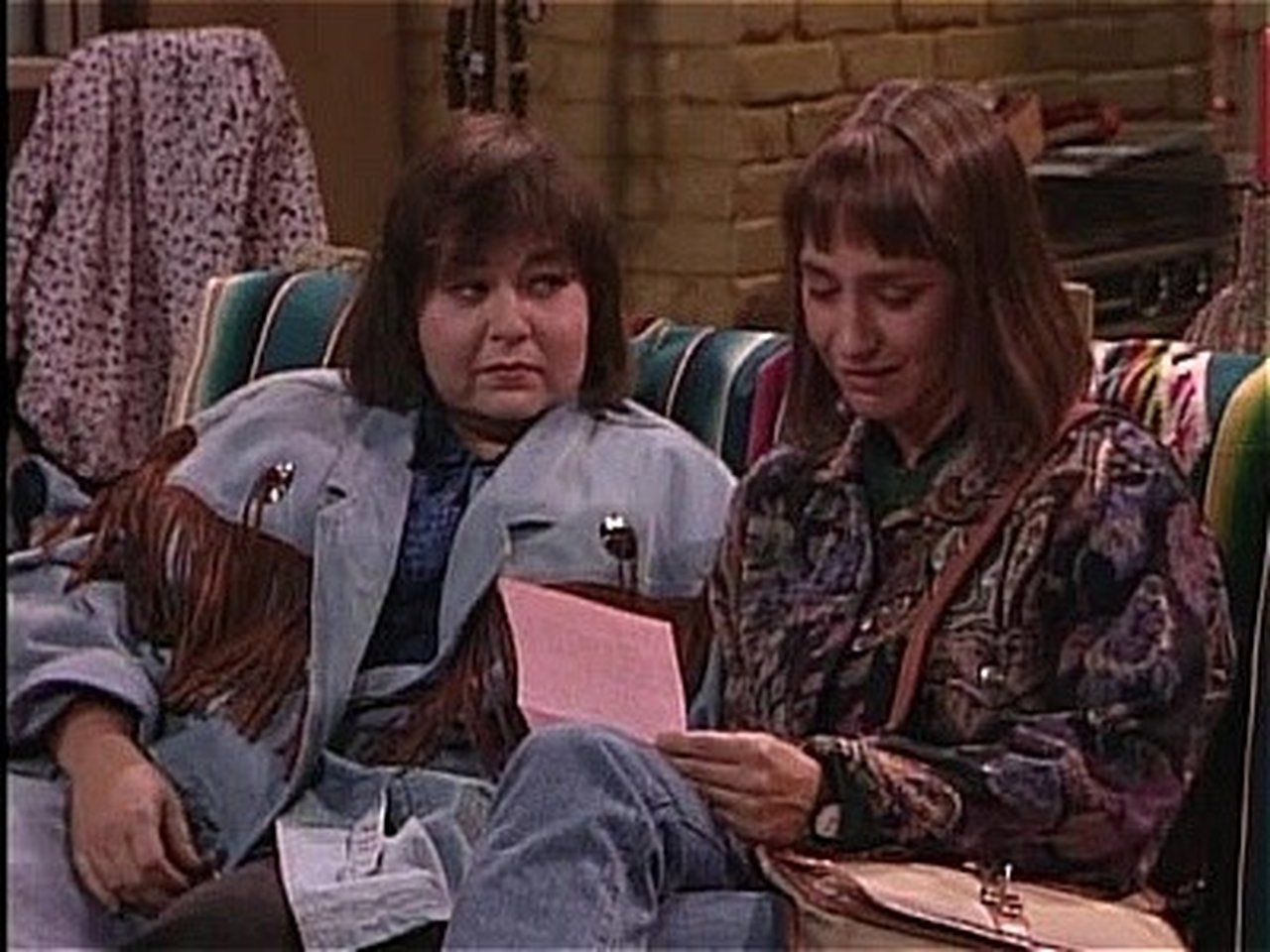 Roseanne - Season 2 Episode 5 : House of Grown-Ups