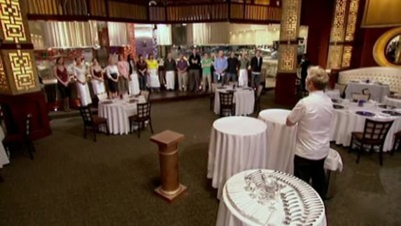 Hell's Kitchen - Season 6 Episode 1 : 16 Chefs compete