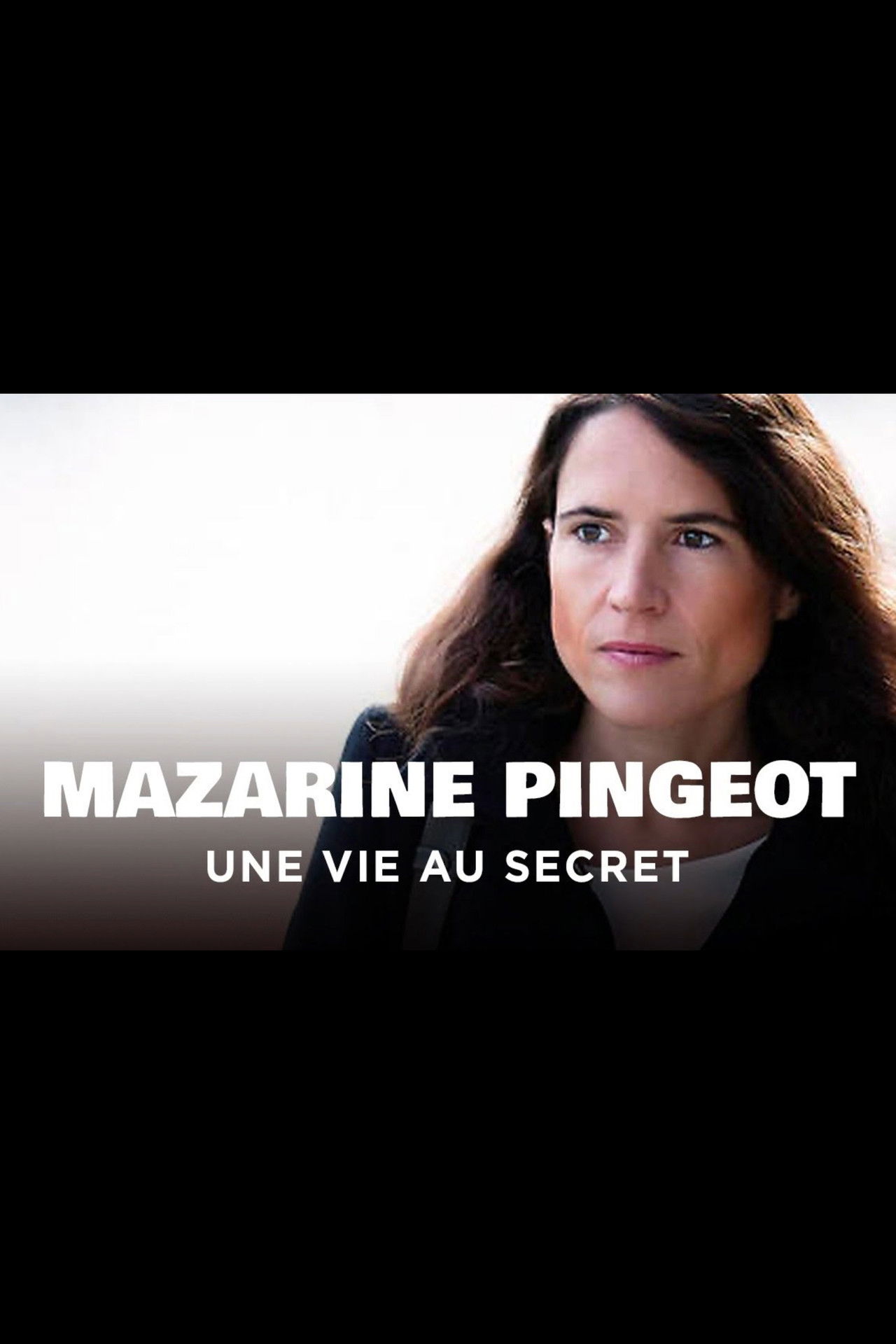 Mazarine Pingeot - Une vie au secret Backdrop