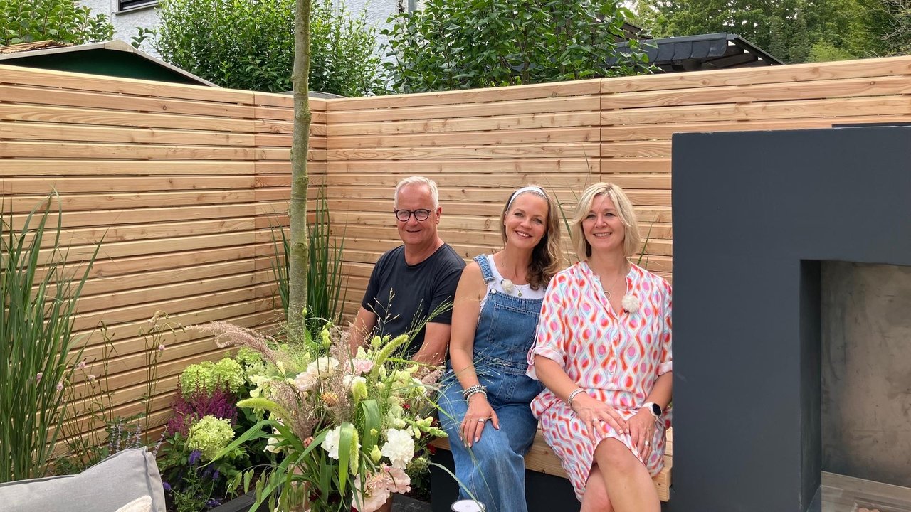 Duel of landscape gardener - Season 9 Episode 22 : Plenty of room for yoga (Episode 145)