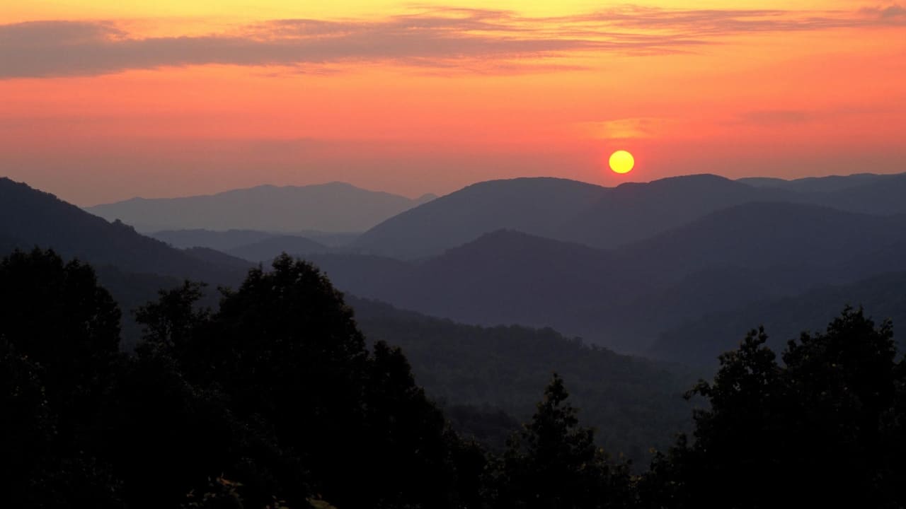 National Parks Exploration Series: Great Smoky Mountains background