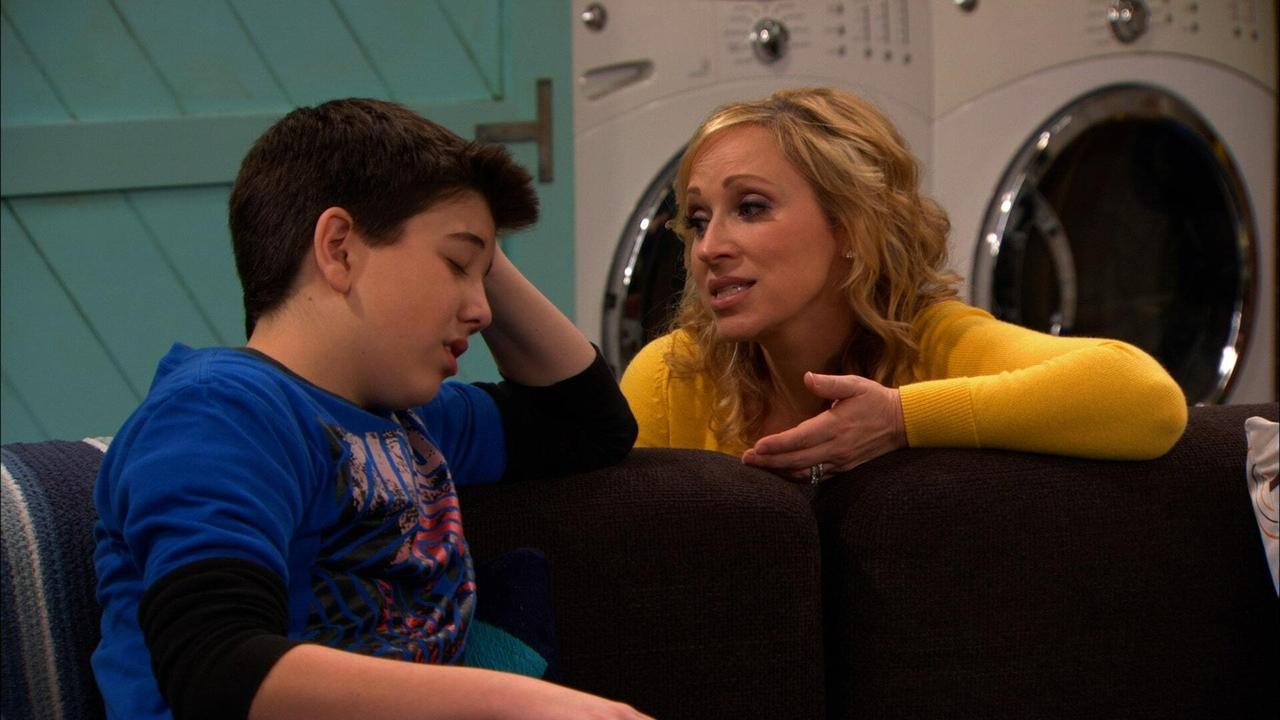 Good Luck Charlie - Season 2 Episode 11 : Gabe's 12-1/2 Birthday