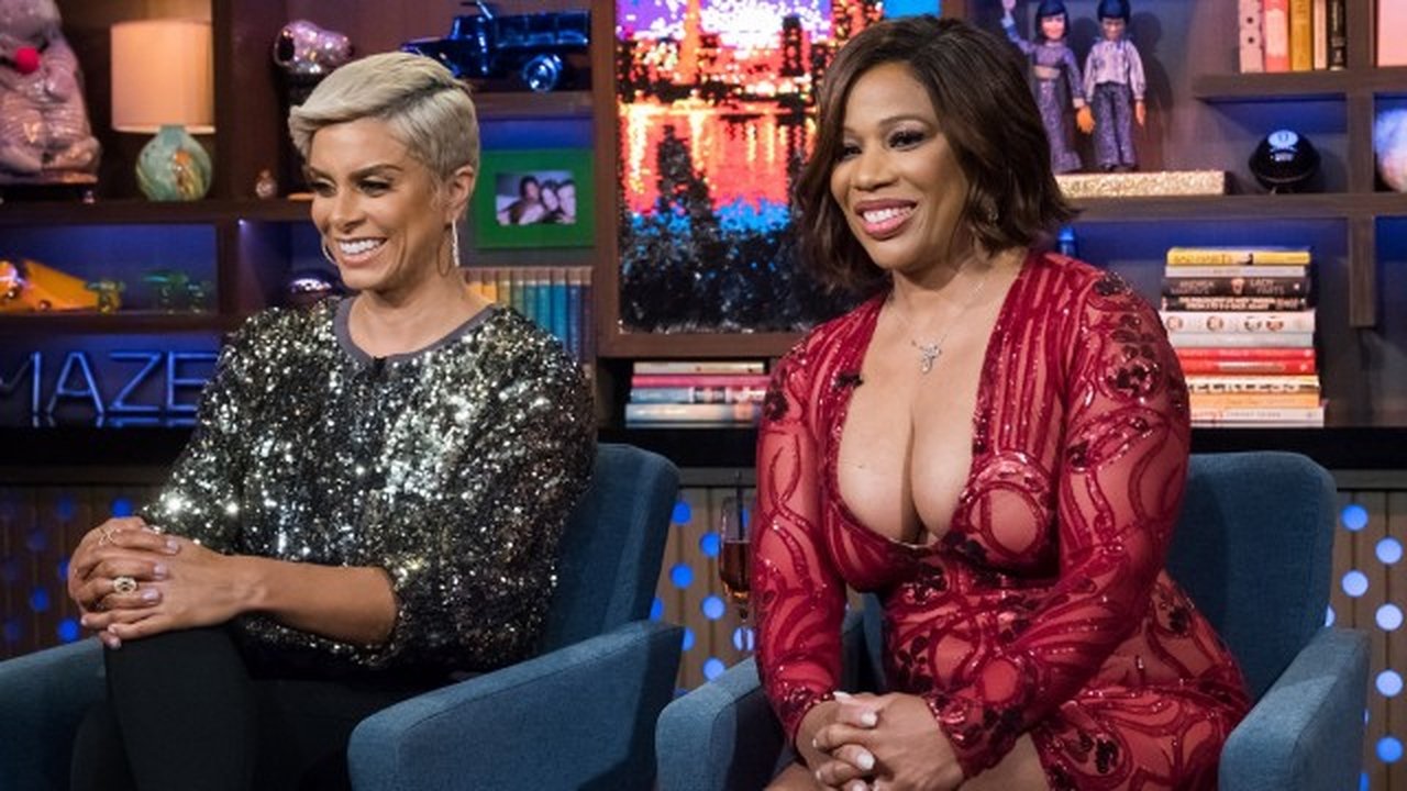 Watch What Happens Live with Andy Cohen - Season 15 Episode 124 : Charrisse Lackson Jordan and Robyn Dixon