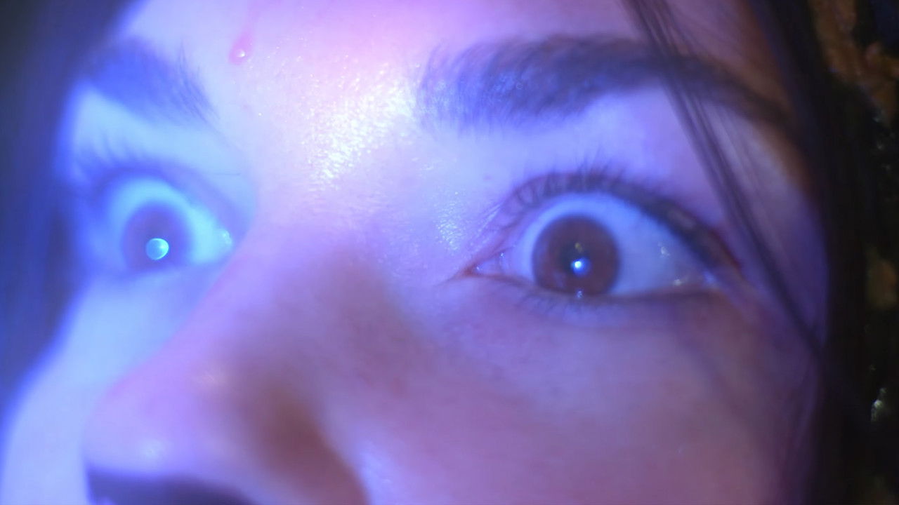 Qenjë të Mira backdrop