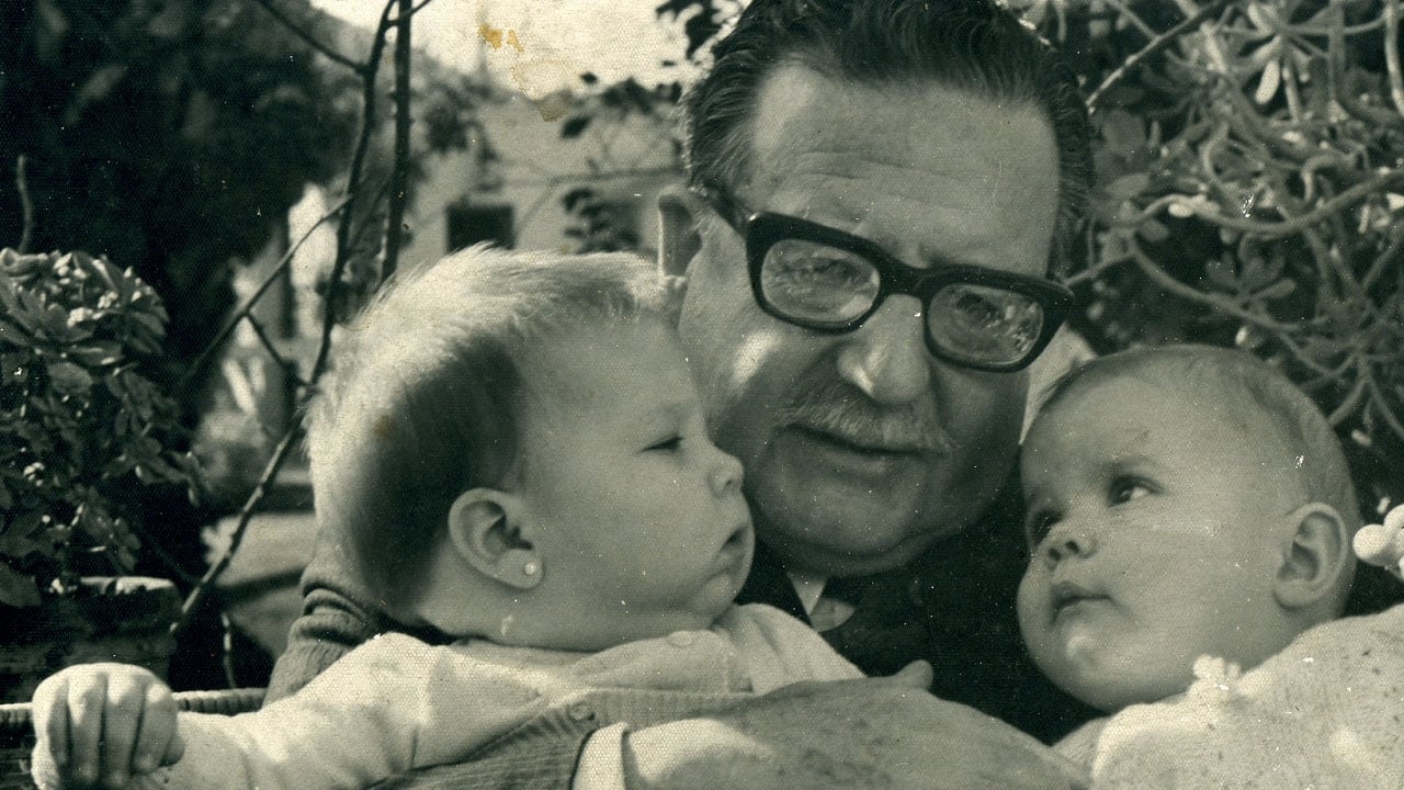 Allende, mi abuelo Allende background