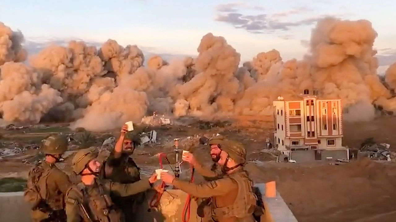 Le Dessous des images — Trophées de guerre : la fabrique de l'abject