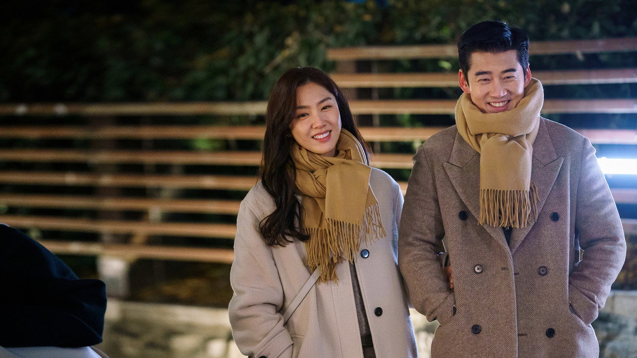 Nụ Hôn Của Giác Quan Thứ Sáu: Khi Định Mệnh Bị Đánh Cắp Bởi Những Xúc Cảm Quá Ngưỡng cinematic still