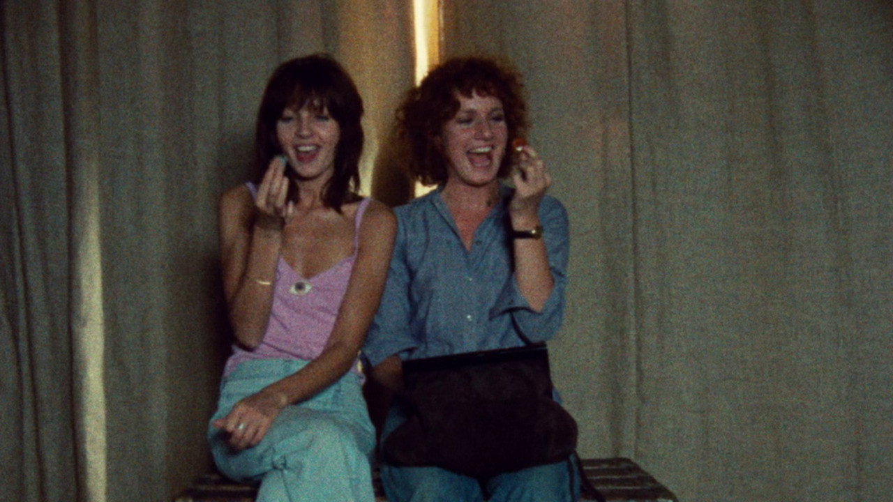 Céline and Julie Go Boating background 75