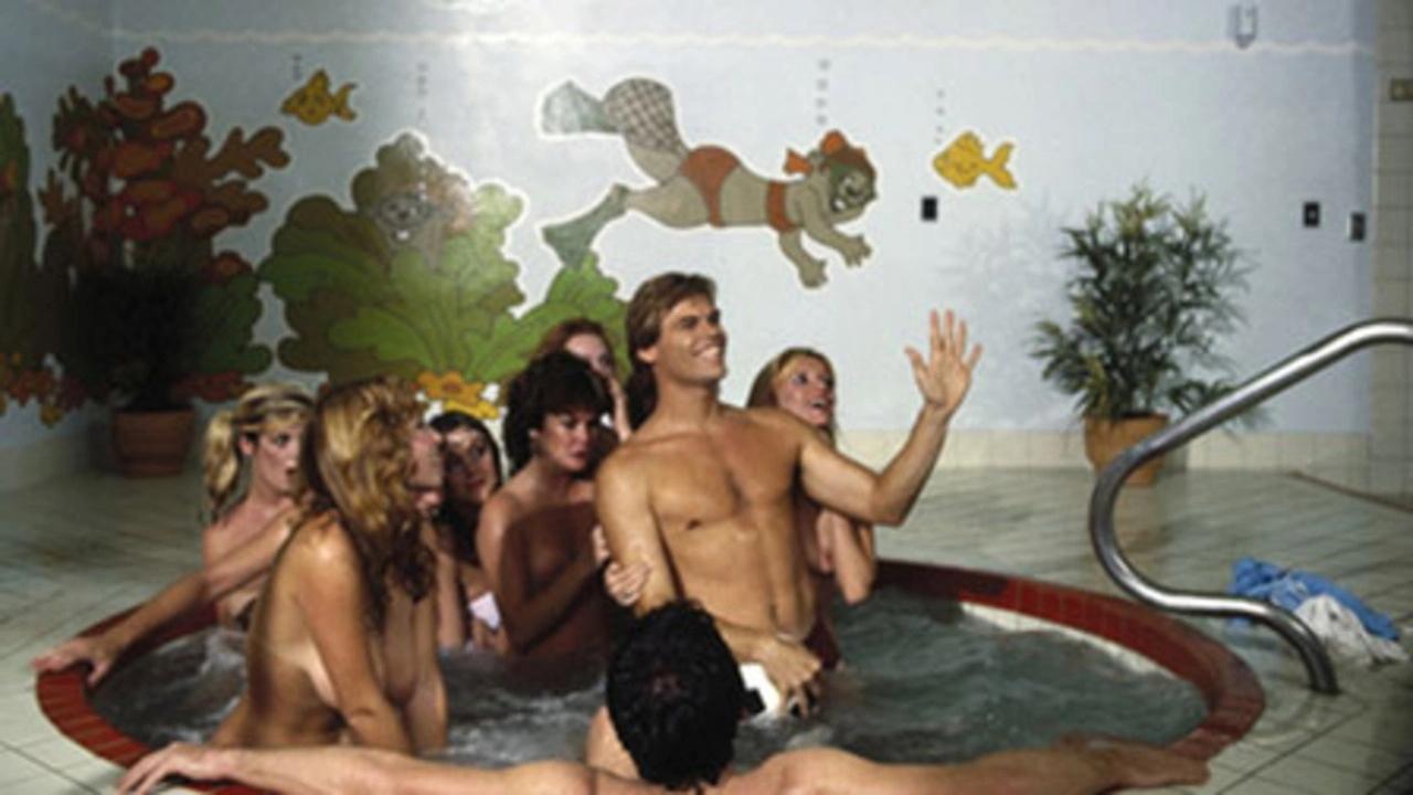 Hollywood Hot Tubs Backdrop Image