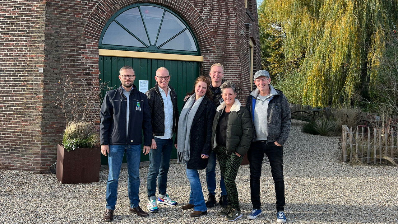 Bed & Breakfast - Season 17 Episode 3 : Episode 3