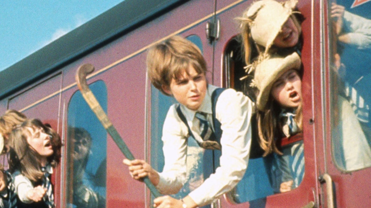 Scen från The Great St. Trinian's Train Robbery