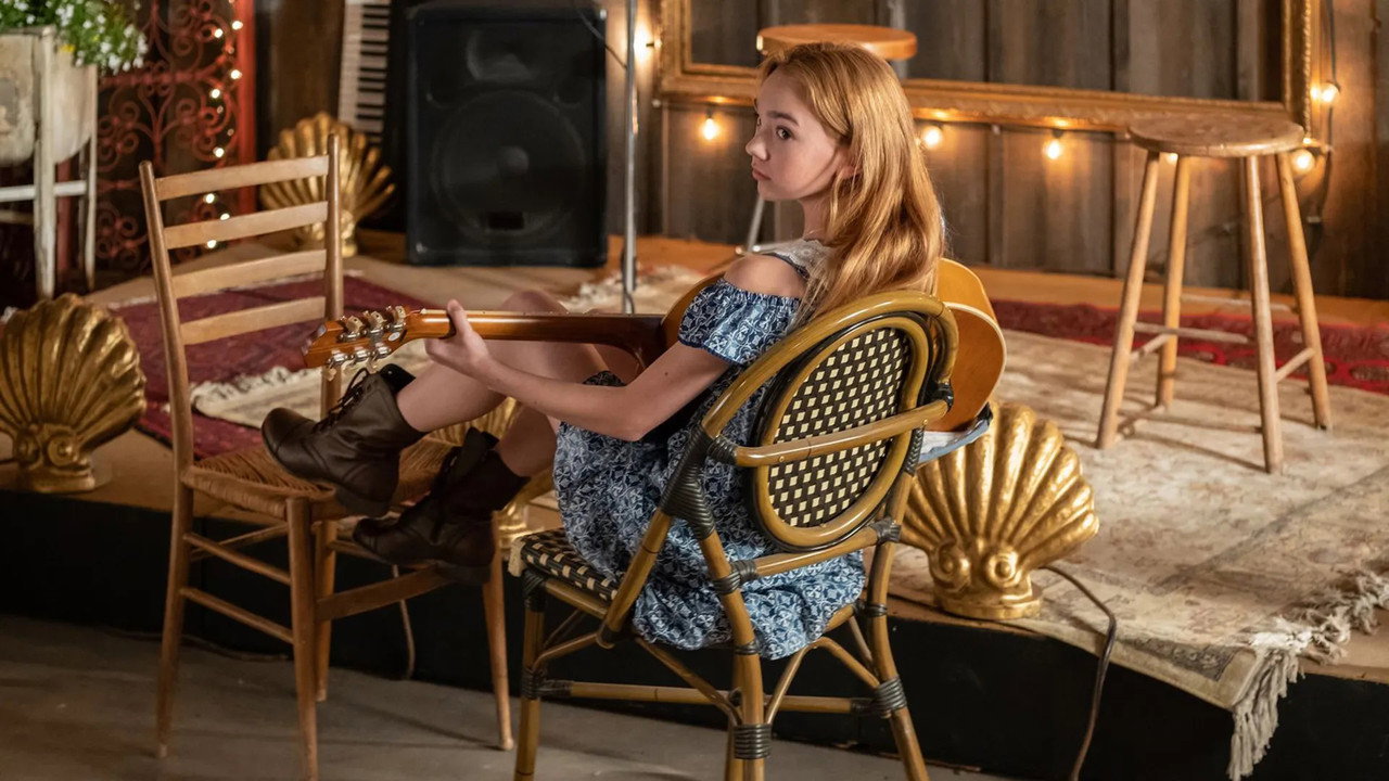 Обои к сериалу «Холли Хобби (2018)» — (19 из 58)