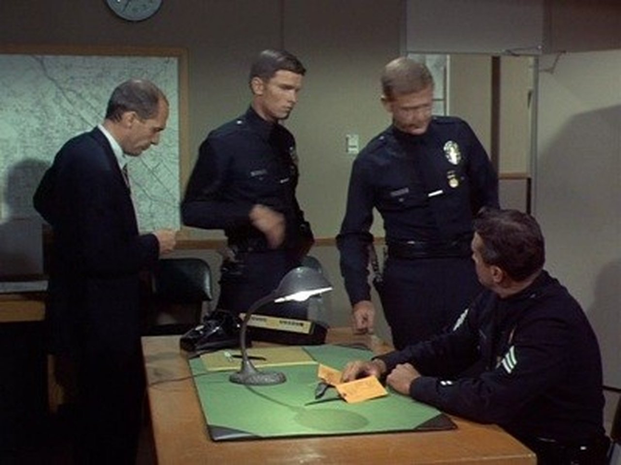 Adam-12 - Season 2 Episode 2 : Log 153: Find Me a Needle