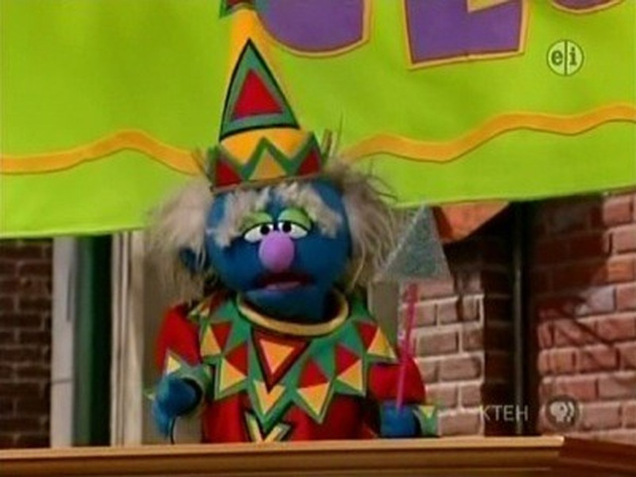 Sesame Street - Season 38 Episode 10 : Triangle Lover of the Day