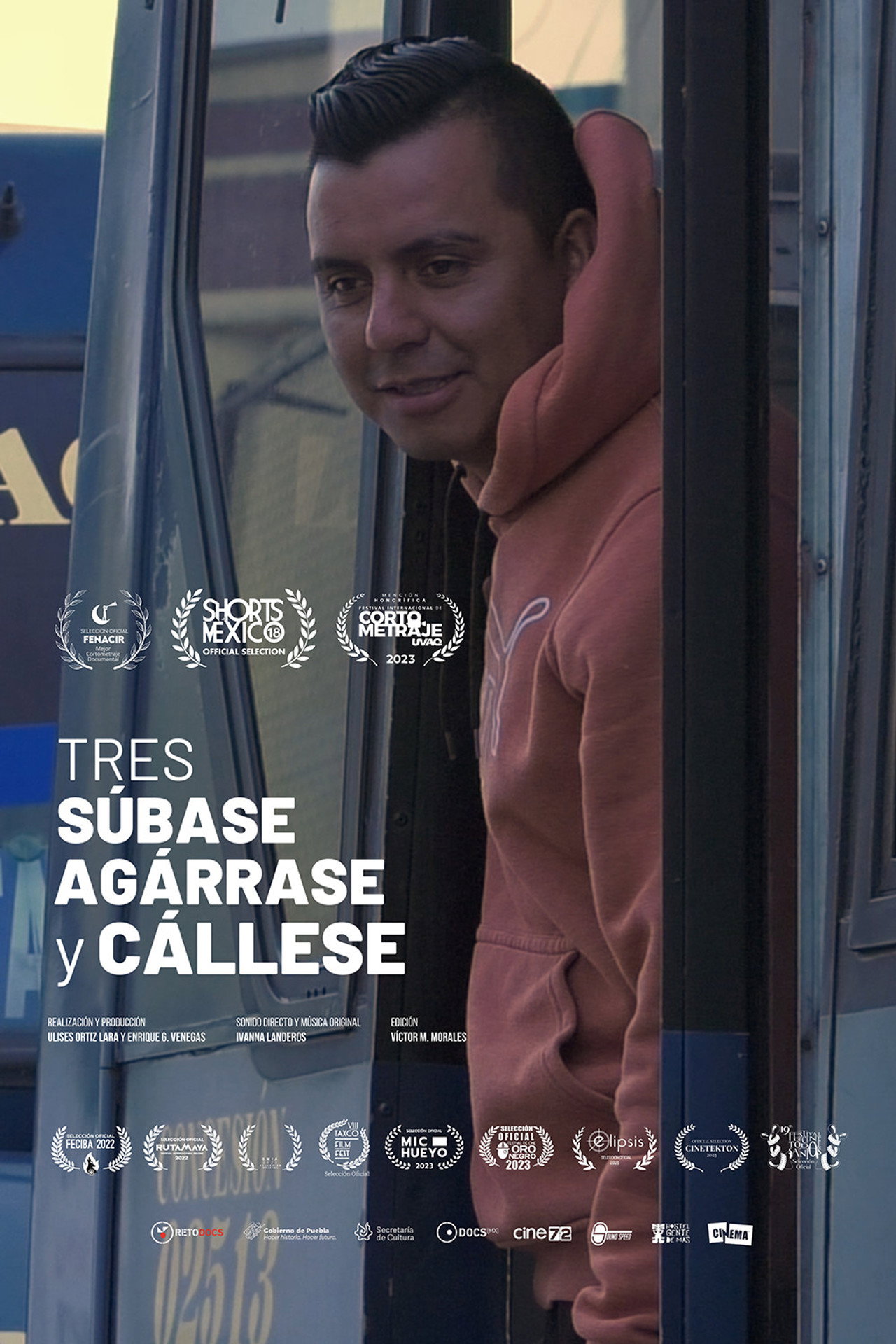 Tres. Súbase, agárrese y cállese