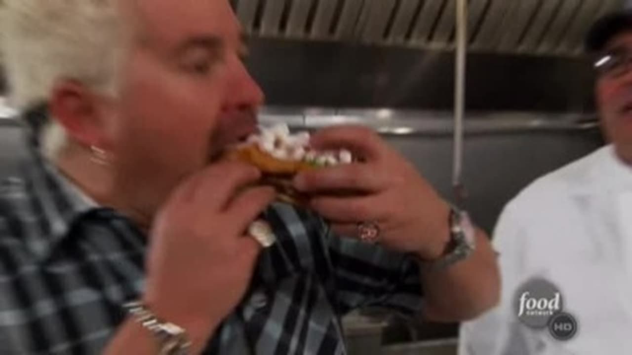 Diners, Drive-Ins and Dives - Season 11 Episode 12 : Signature Twists