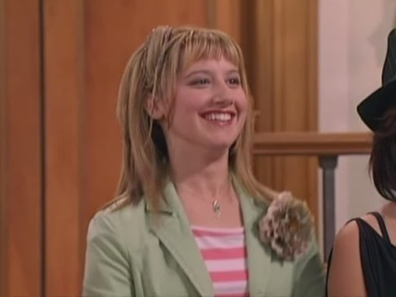 The Suite Life of Zack & Cody - Season 1 Episode 3 : Maddie Checks In