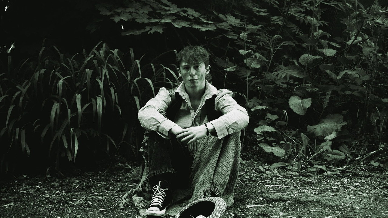 Bleeding Green still 9