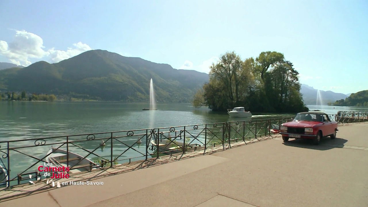 Les Carnets de Julie — Le lac d'Annecy, en Haute-Savoie