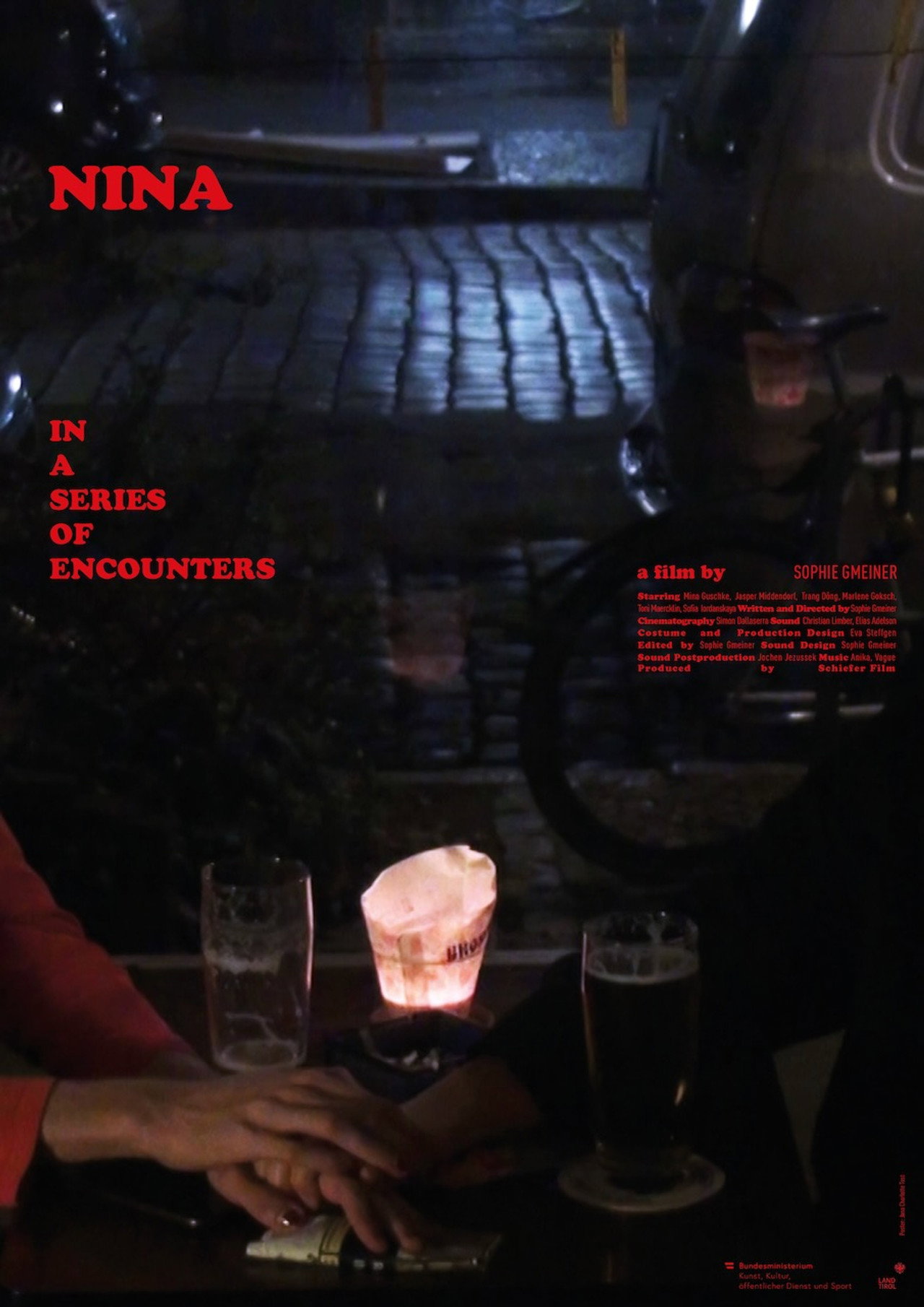 Nina in einer Reihe Begegnungen filmaffisch