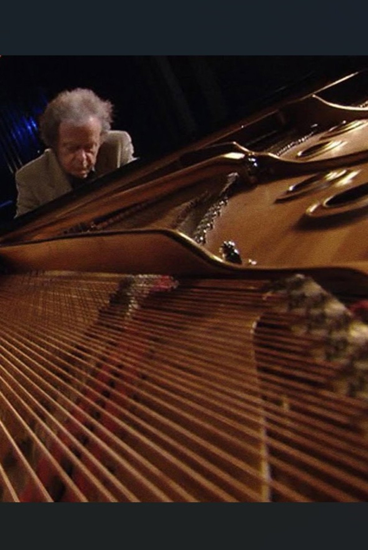 Anton & the Piano filmaffisch