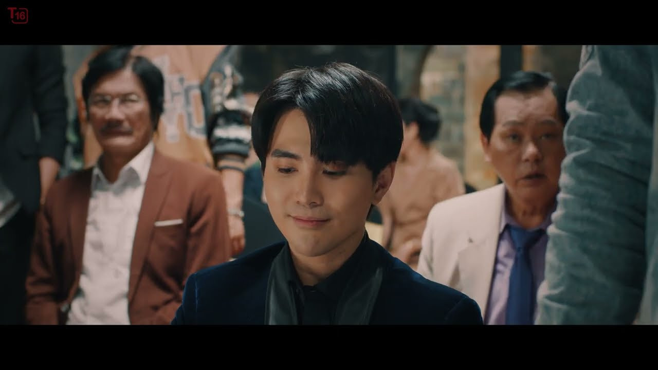 Vi Cá Tiền Truyện - Cá Con Vượt Biển Lớn backdrop