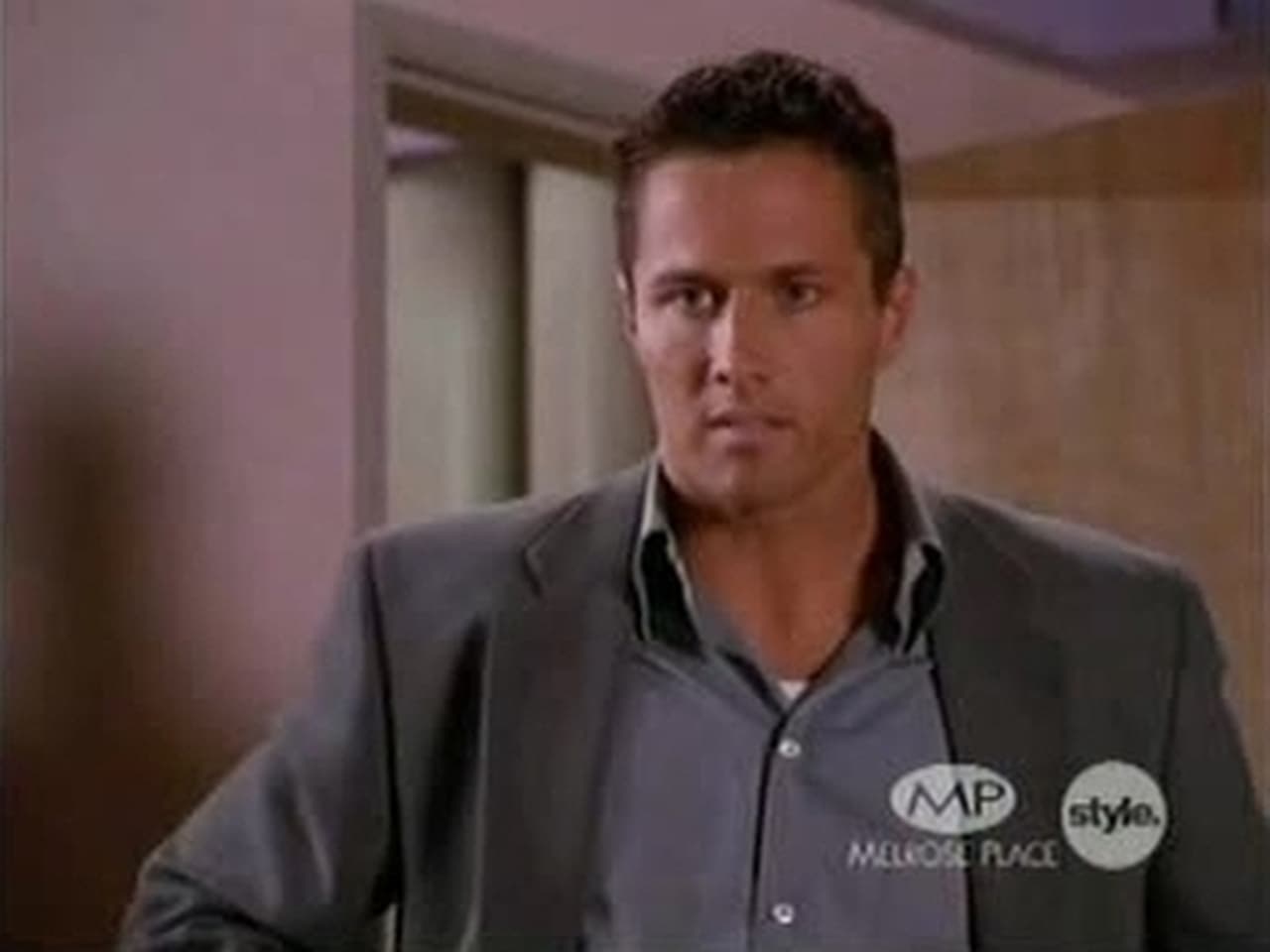 Melrose Place - Season 6 Episode 9 : Attack of the Scalpel Woman