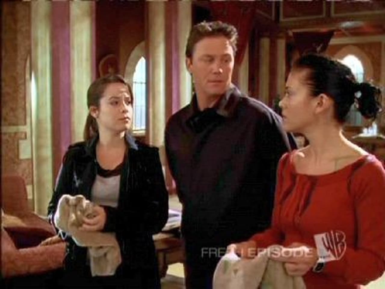 Charmed - Season 7 Episode 12 : Extreme Makeover: World Edition