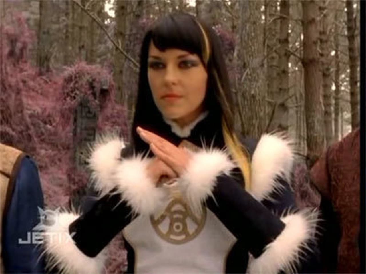 Power Rangers - Season 16 Episode 14 : Ghost of a Chance (2)