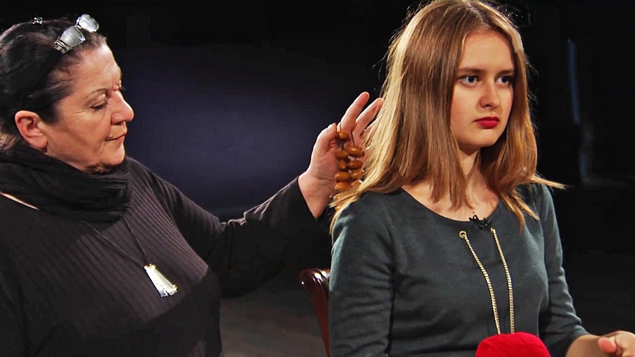 Battle of the Psychics - Season 19 Episode 11 : Episode 11