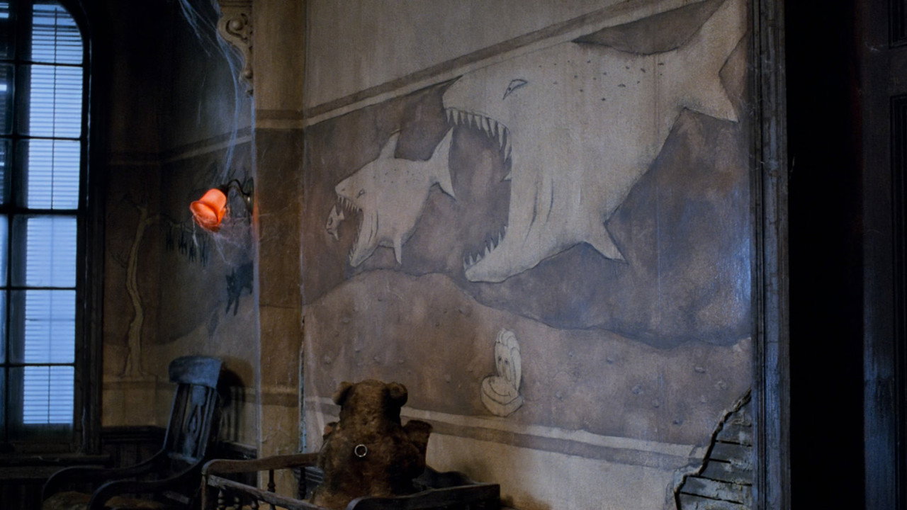 Addams Family Values background 75