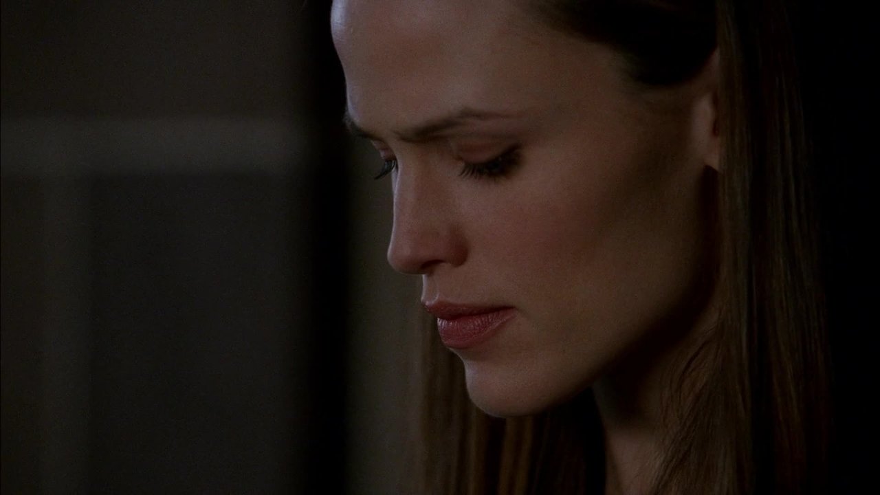 Alias - Season 2 Episode 18 : Truth Takes Time