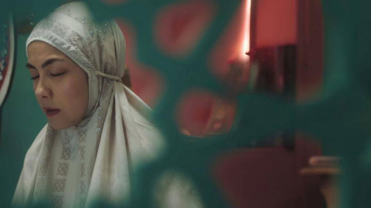 Tuhan, Benarkah Kau Mendengarku? backdrop