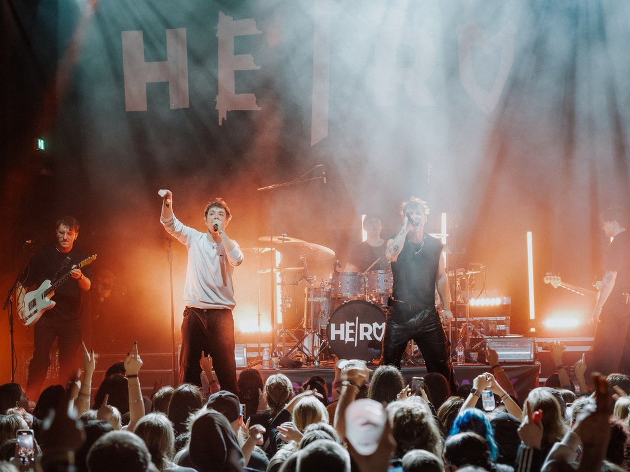 Teenstar Dilemma - The Journey of the Lochmann Twins - Season 1 Episode 1 : Episode 1