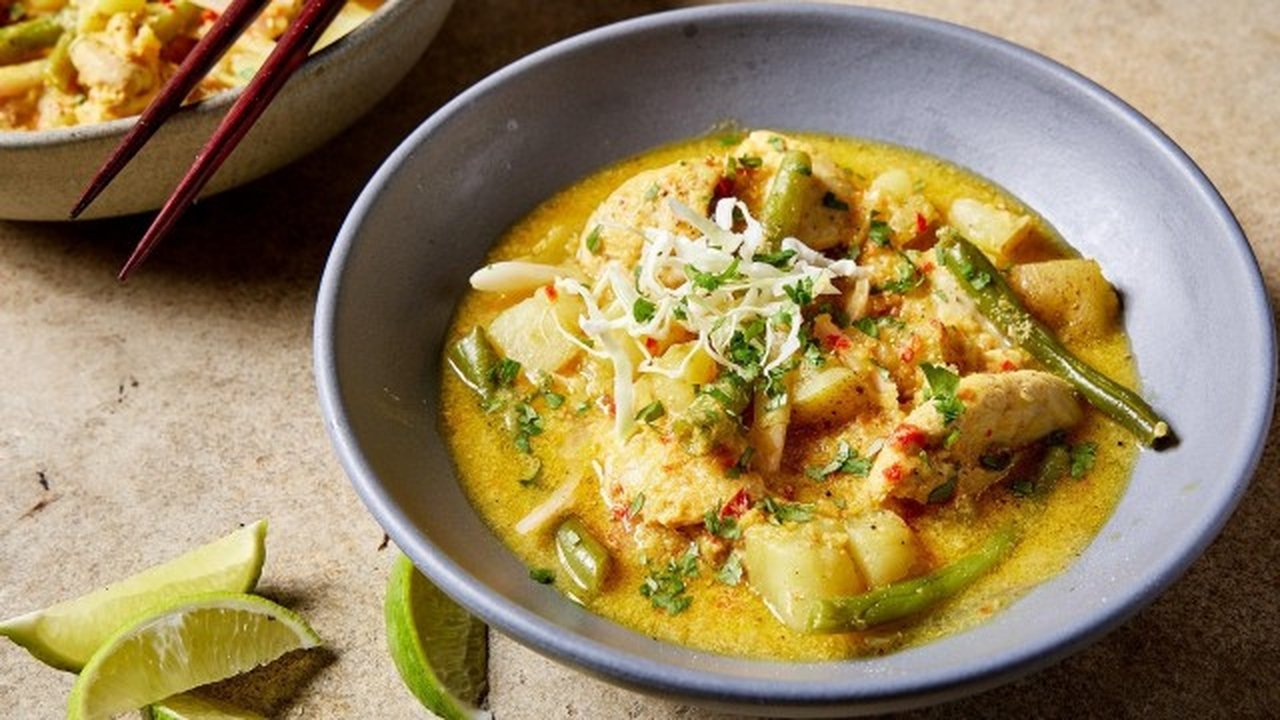 Christopher Kimball's Milk Street Television - Season 9 Episode 8 : Coconut Curry & Stir-Fried Chicken