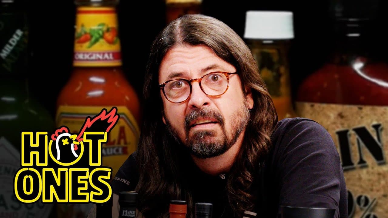 Hot Ones - Season 17 Episode 6 : Dave Grohl Makes a New Friend While Eating Spicy Wings