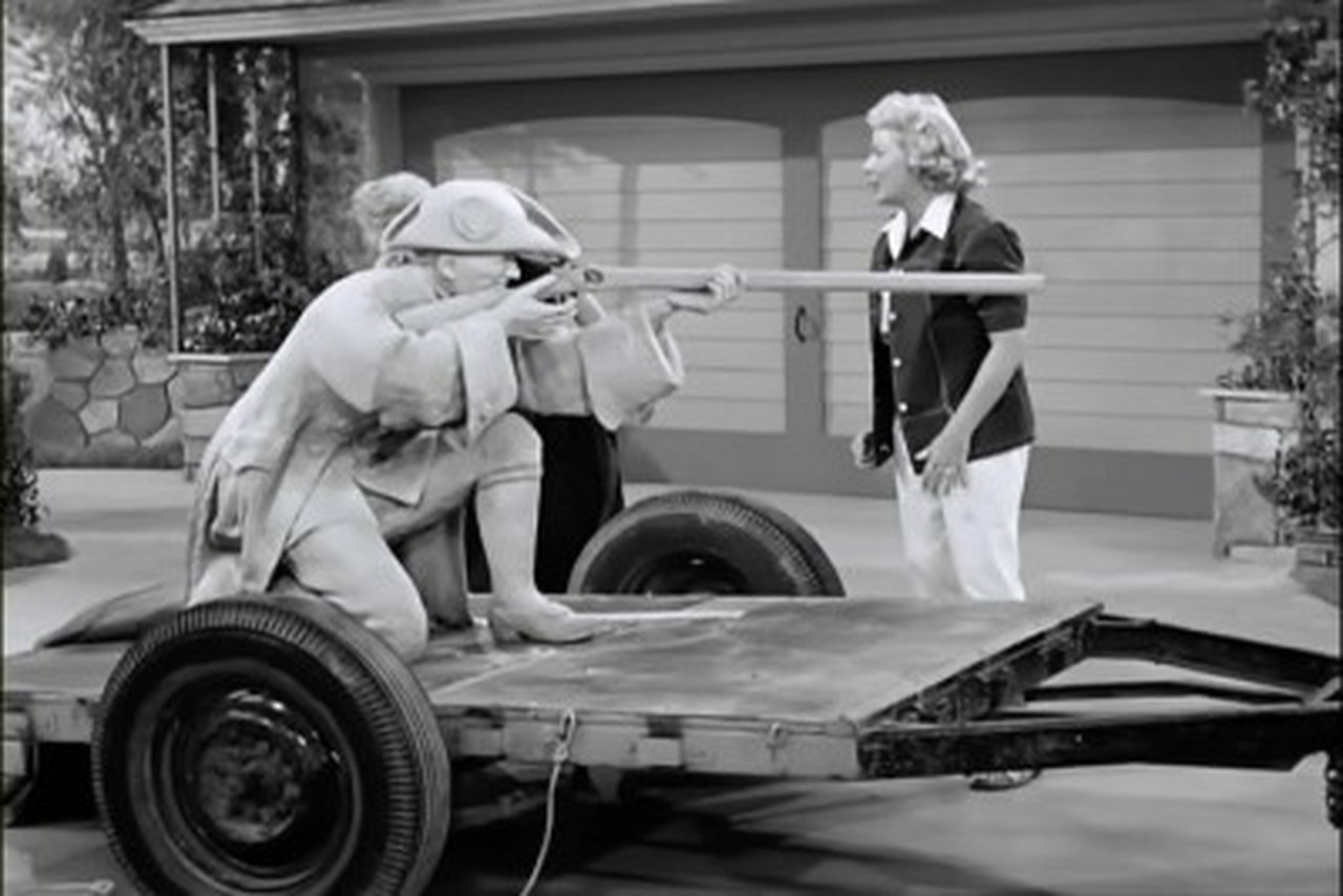 I Love Lucy - Season 6 Episode 27 : The Ricardos Dedicate a Statue