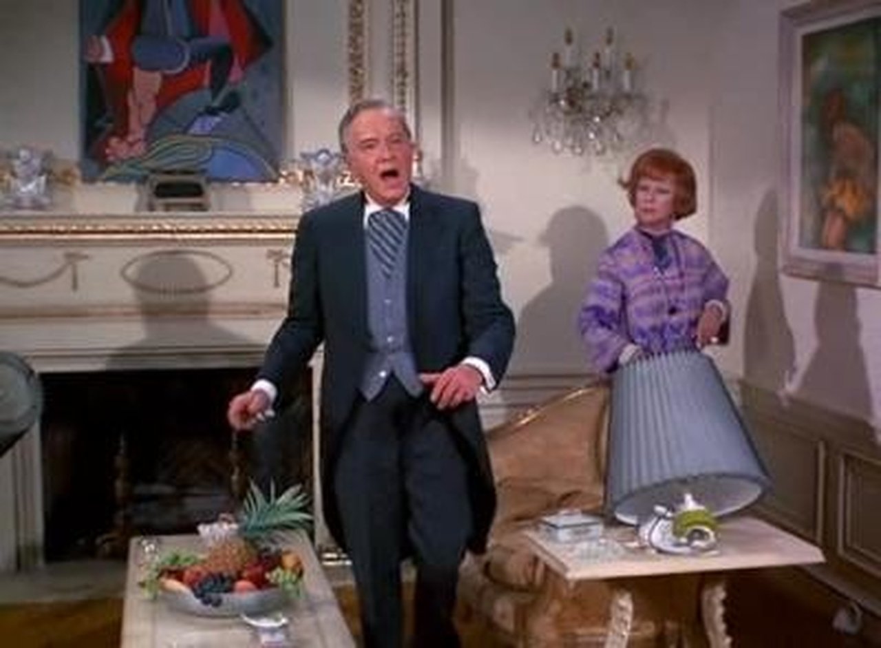 Bewitched - Season 8 Episode 6 : Paris, Witches' Style