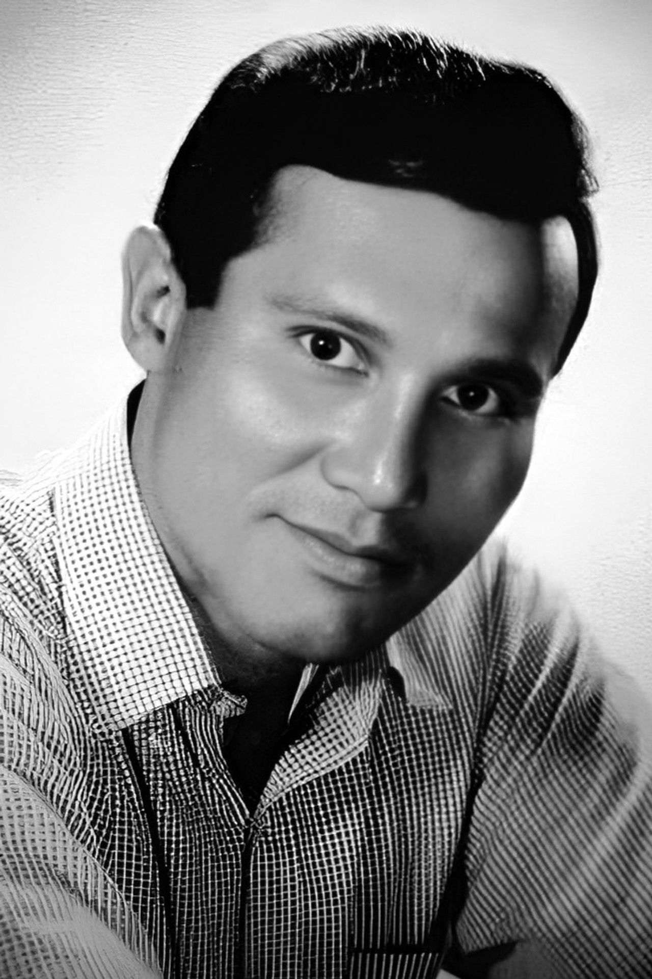Henry Silva