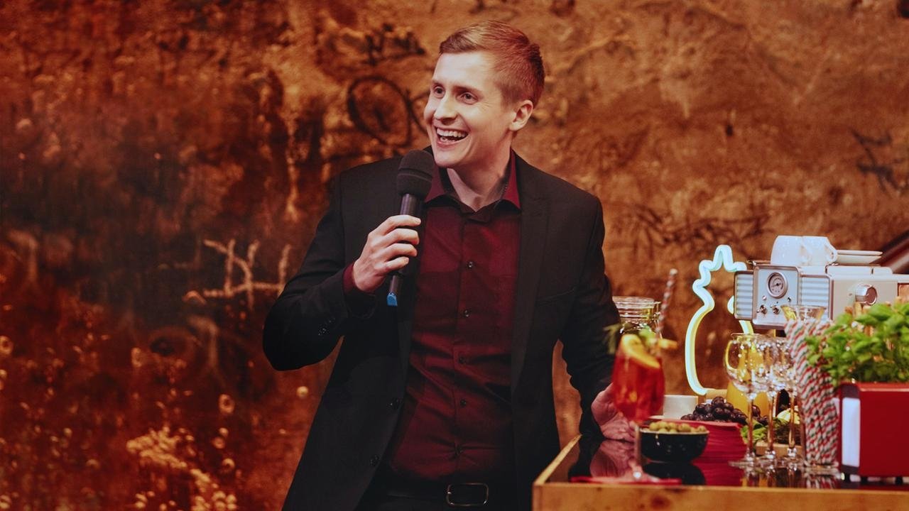 Till Reiners' Happy Hour - Season 3 Episode 1 : Episode 1