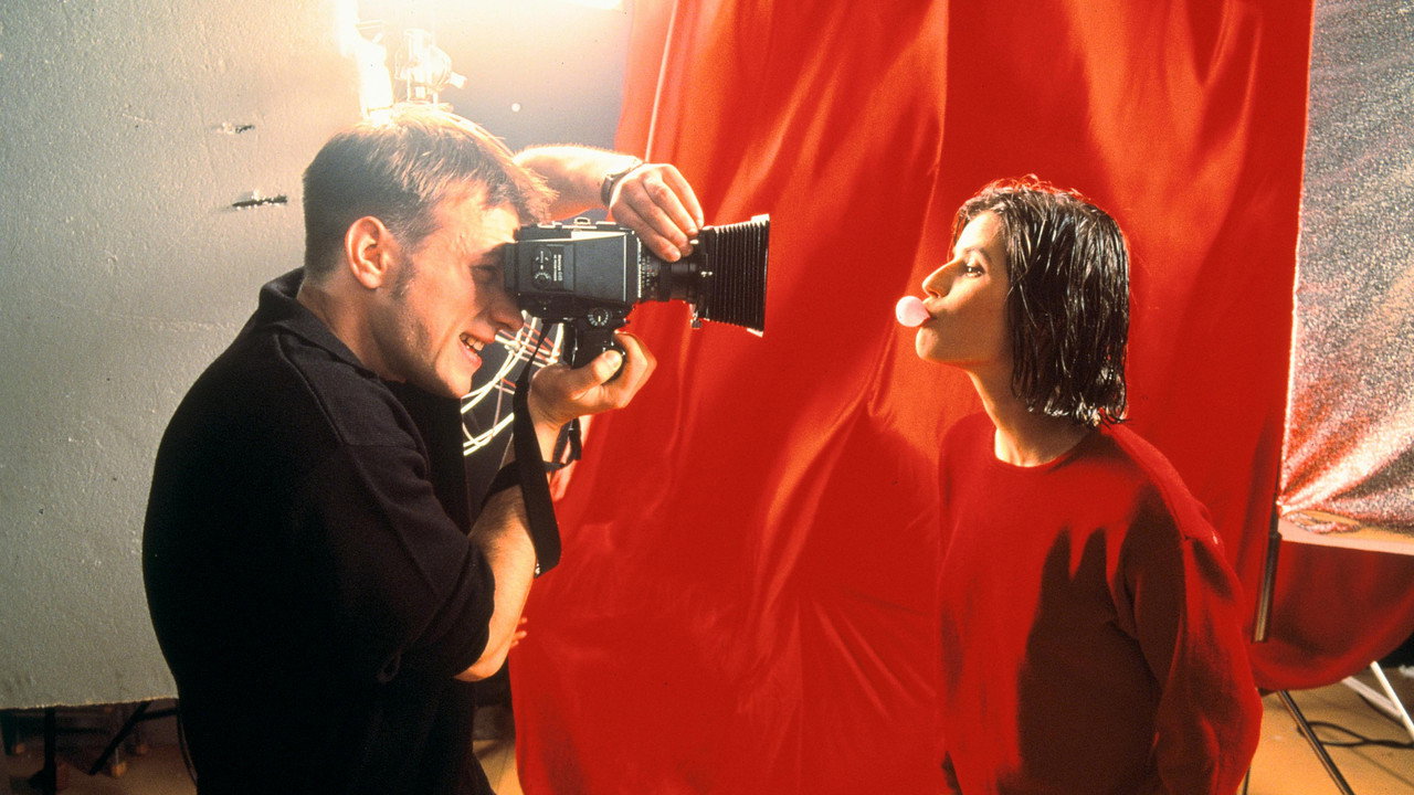 Three Colors: Red background 60