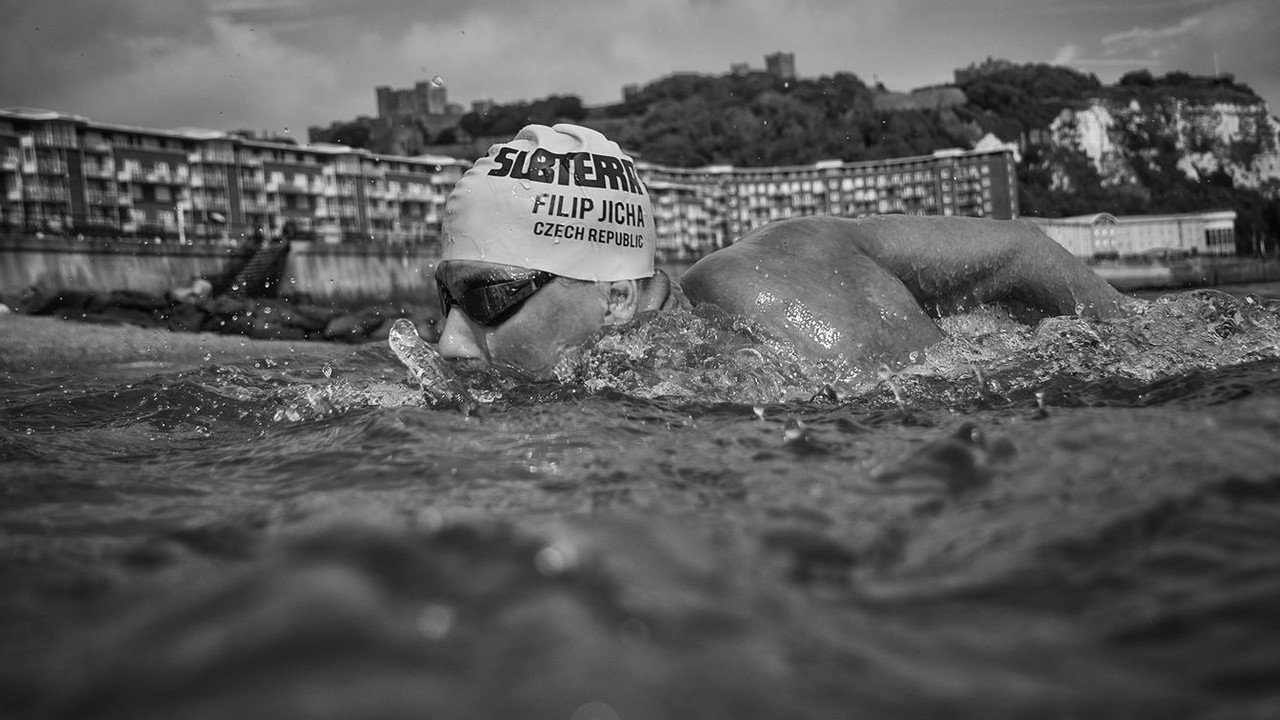 V sevření ledové vody