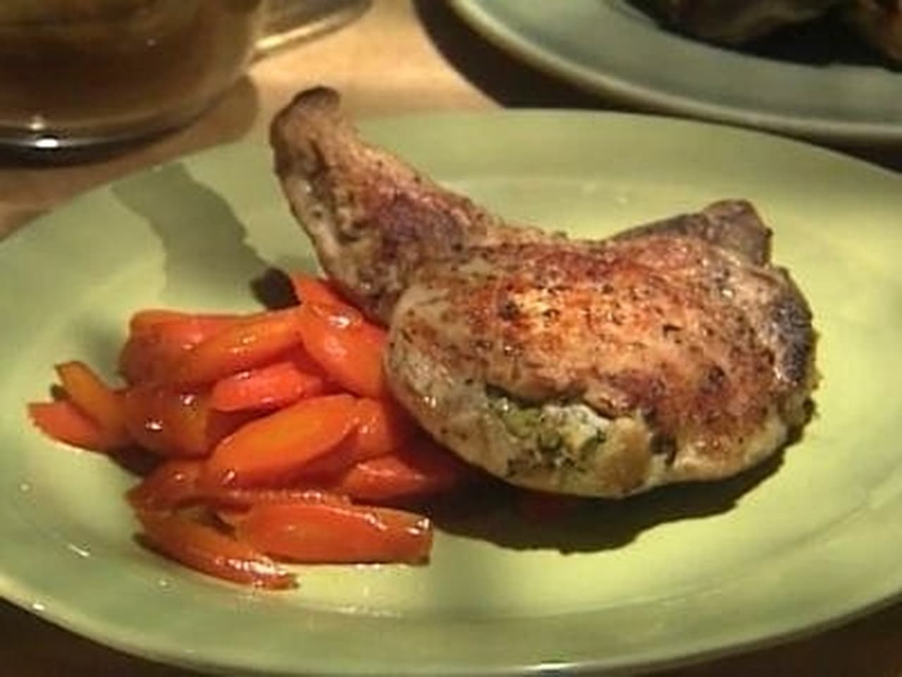 America's Test Kitchen - Season 5 Episode 5 : Pork Chops and Gravy