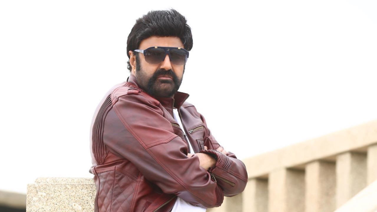 Paisa Vasool (2017) Hindi Dubbed backdrop